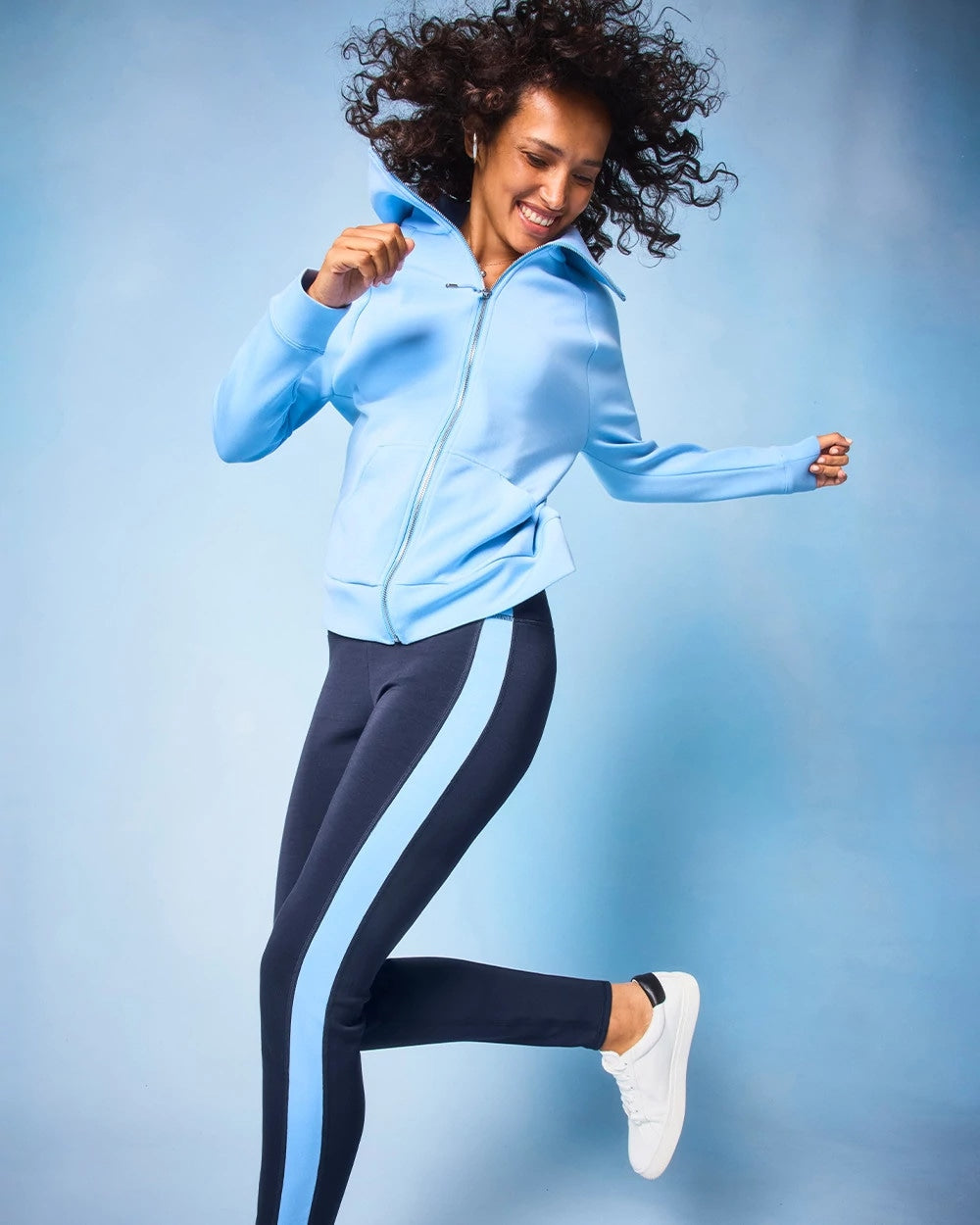 Chico's Women | Zenergy® Soft Topaz Contrast Leggings PASSPORT BLUE